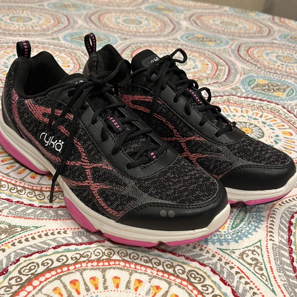 Ryka Devotion XT Sneakers size 9 women’s measurements in description